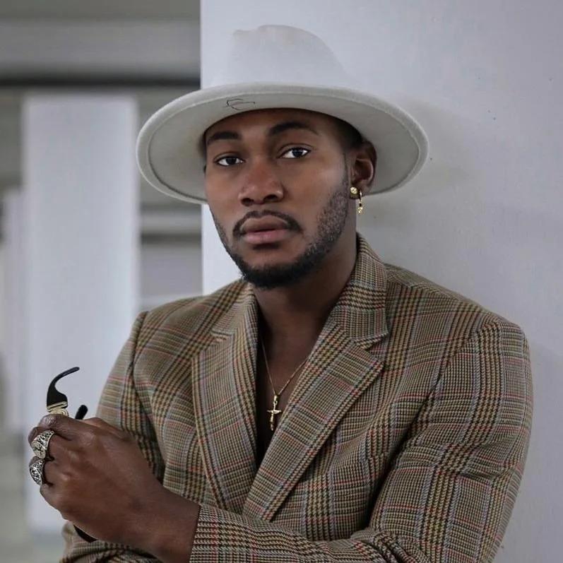 Compass Stud Earrings - (gold) 4