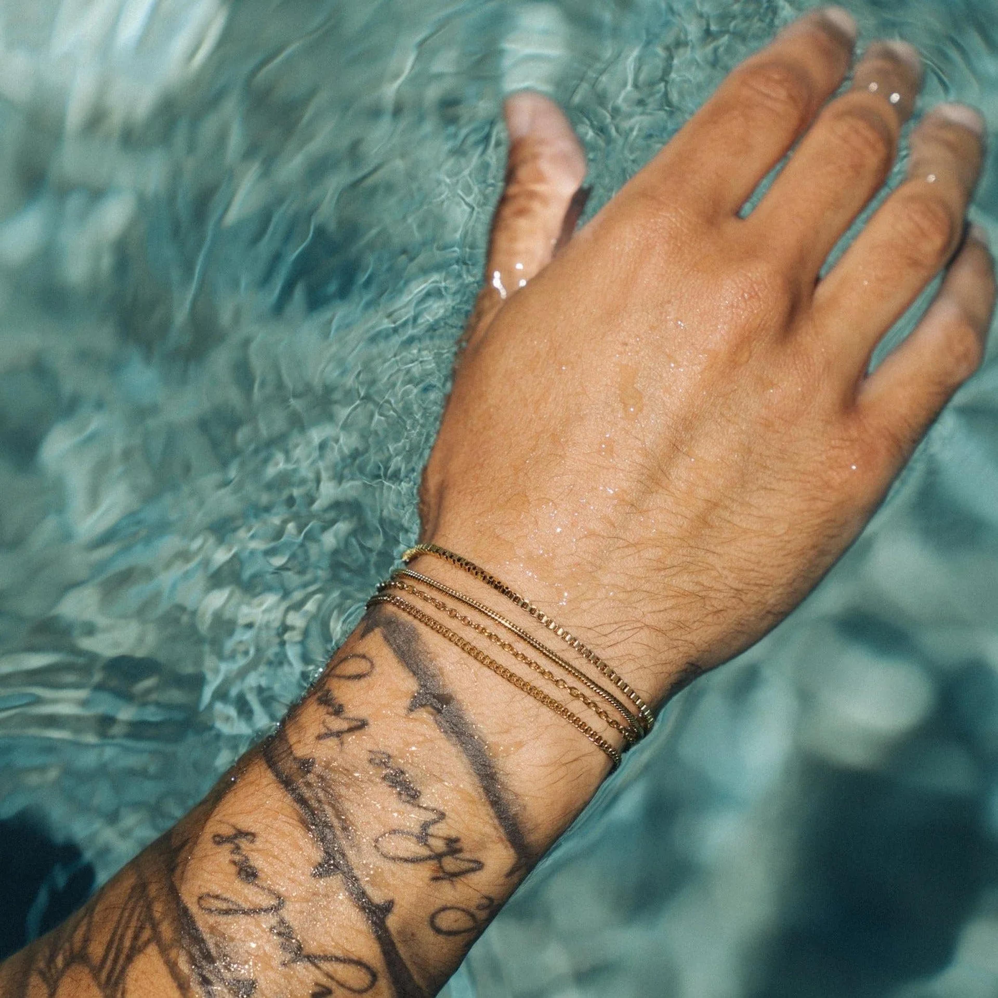 Gold Curb Chain Bracelet - (gold) 6