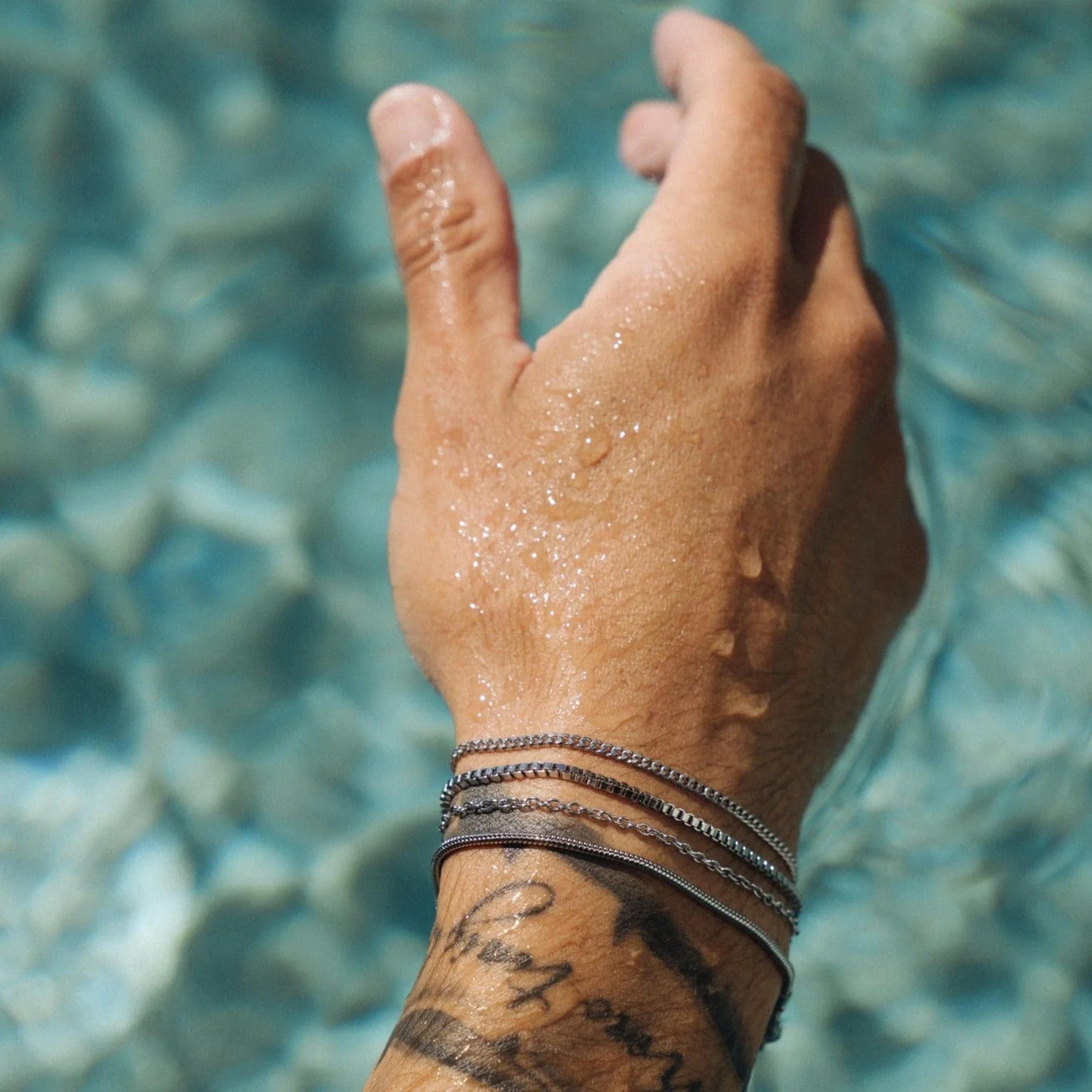 Gold Curb Chain Bracelet - (silver) 4