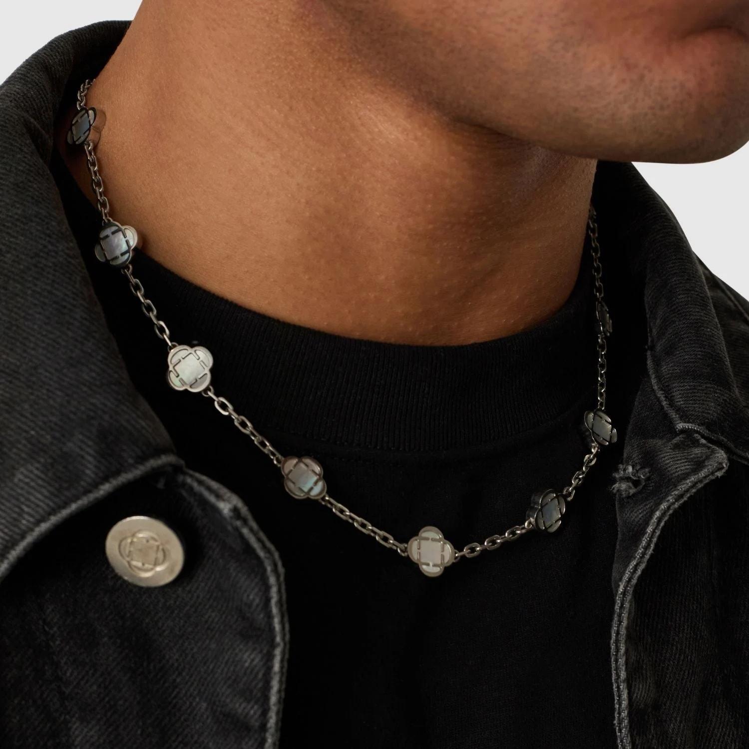 Azure Clover Chain - White 5