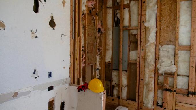 Answering Service for General Contractors: How to Stop Losing $27k Jobs to Voicemail