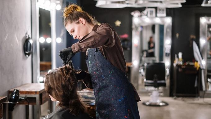 AI Receptionist for Salons: Who Answers When Your Hands Are in Someone's Hair