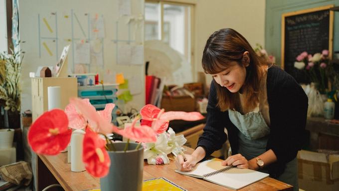 How to Automate Customer Follow-Up When Your List Lives in Your Head