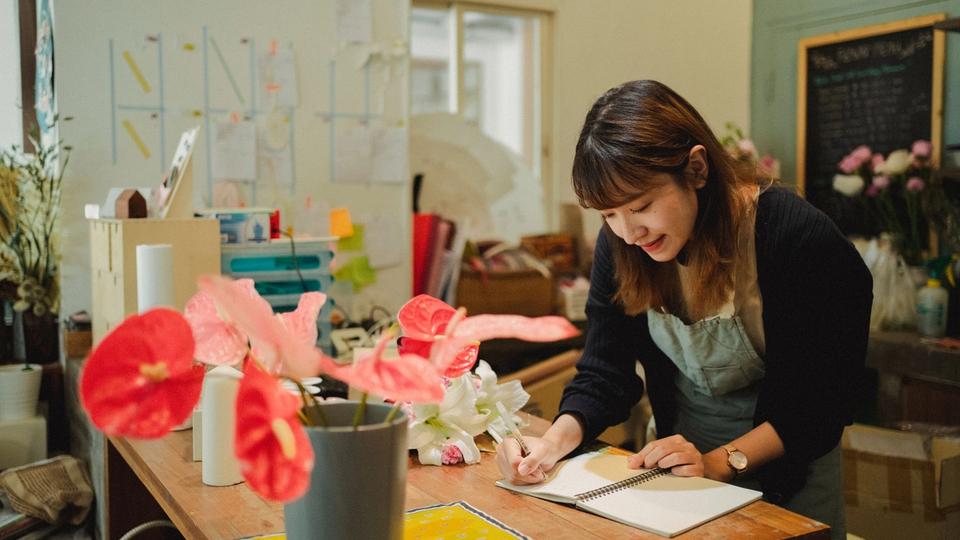 How to Automate Customer Follow-Up When Your List Lives in Your Head