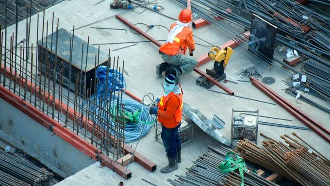 AI Receptionist for Roofers: Answer Every Call While You're on the Roof