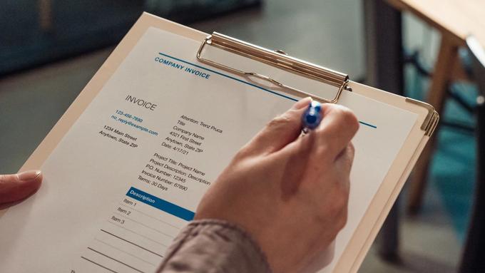 How to Automate Invoicing and Payment Reminders with AI (Without Nagging Your Best Customer)