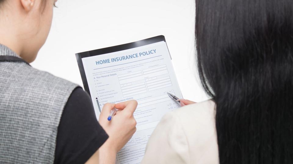 Answering Service for Insurance Agencies: What an AI Is Actually Allowed to Say