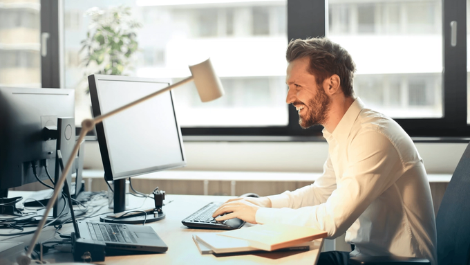 Why Businesses Are Choosing AI Phone Answering Services and Virtual Assistants