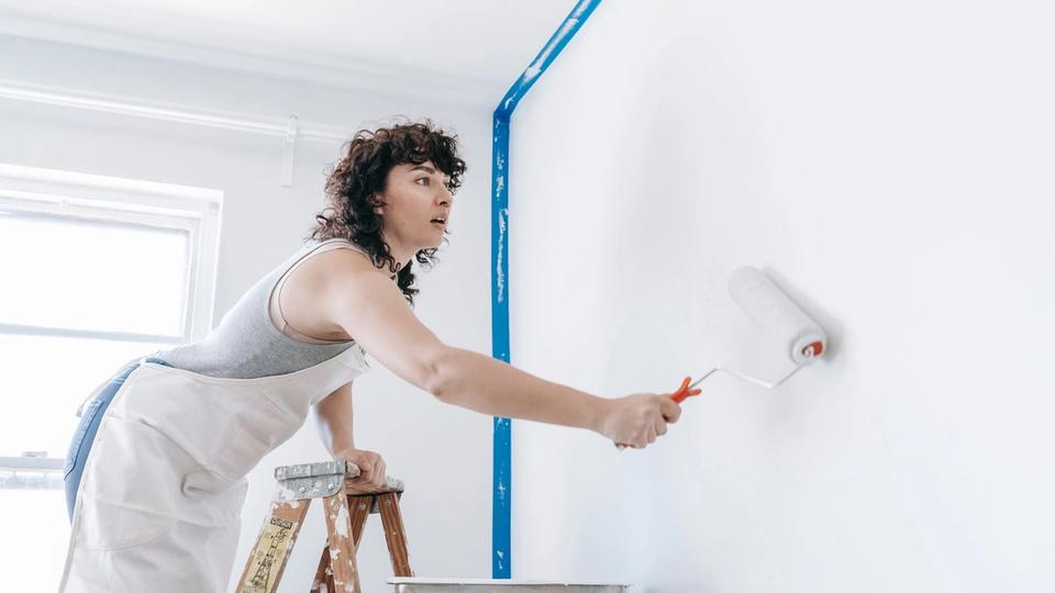 Answering Service for Painters: Turning the Call You Can't Take Into a Booked Estimate