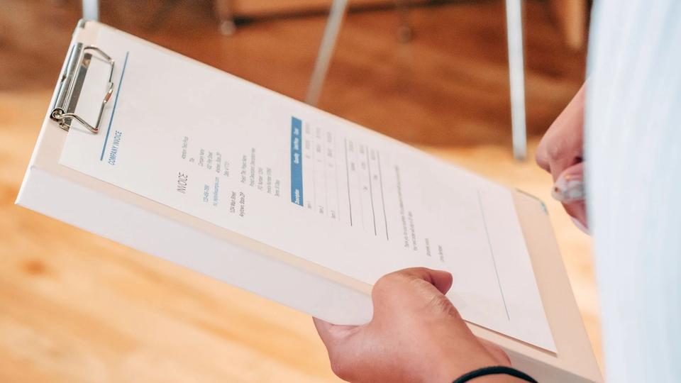 AI Answering Service Pricing: How to Work Out What You'd Actually Pay