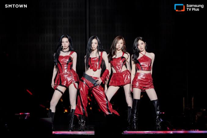 aespa performing during the SYNK COMPLAeXITY concert in Seoul