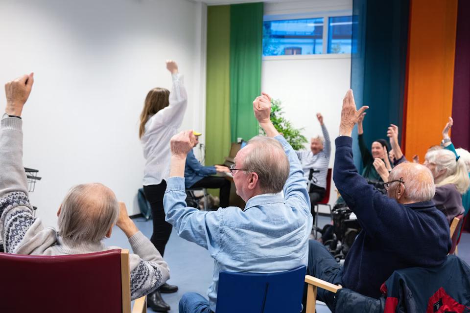 Demenskor-oppvarming med dirigent og pianist