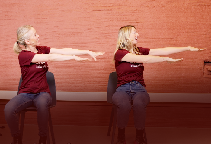 Sangstund-eldre-sangtrim-sittende