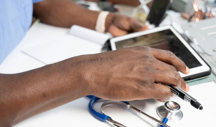 Bruk nettbrett eller lap top