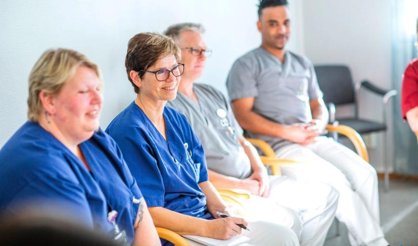 Kolleger planlegger sangaktivitet