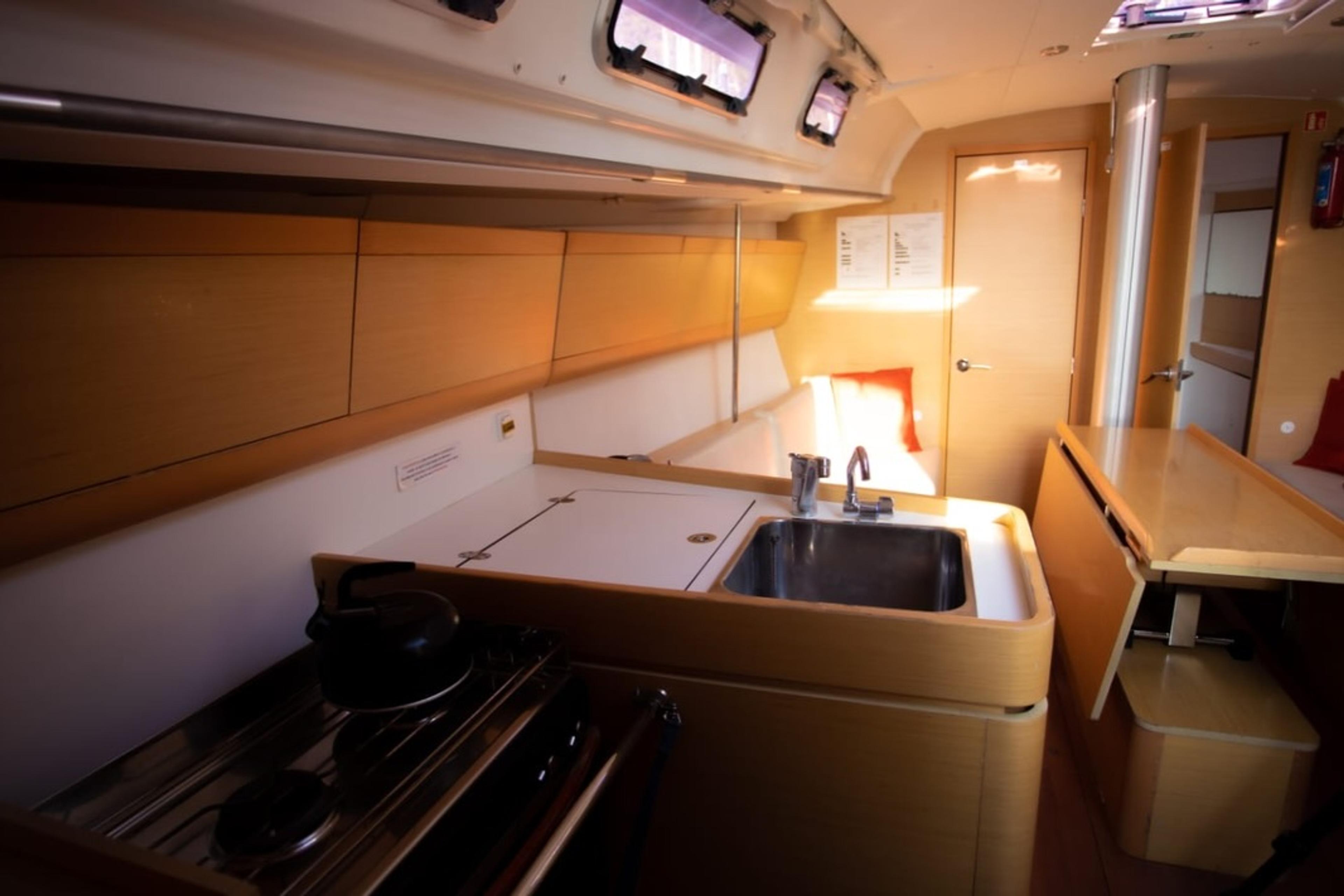 2012 BENETEAU FIRST 40