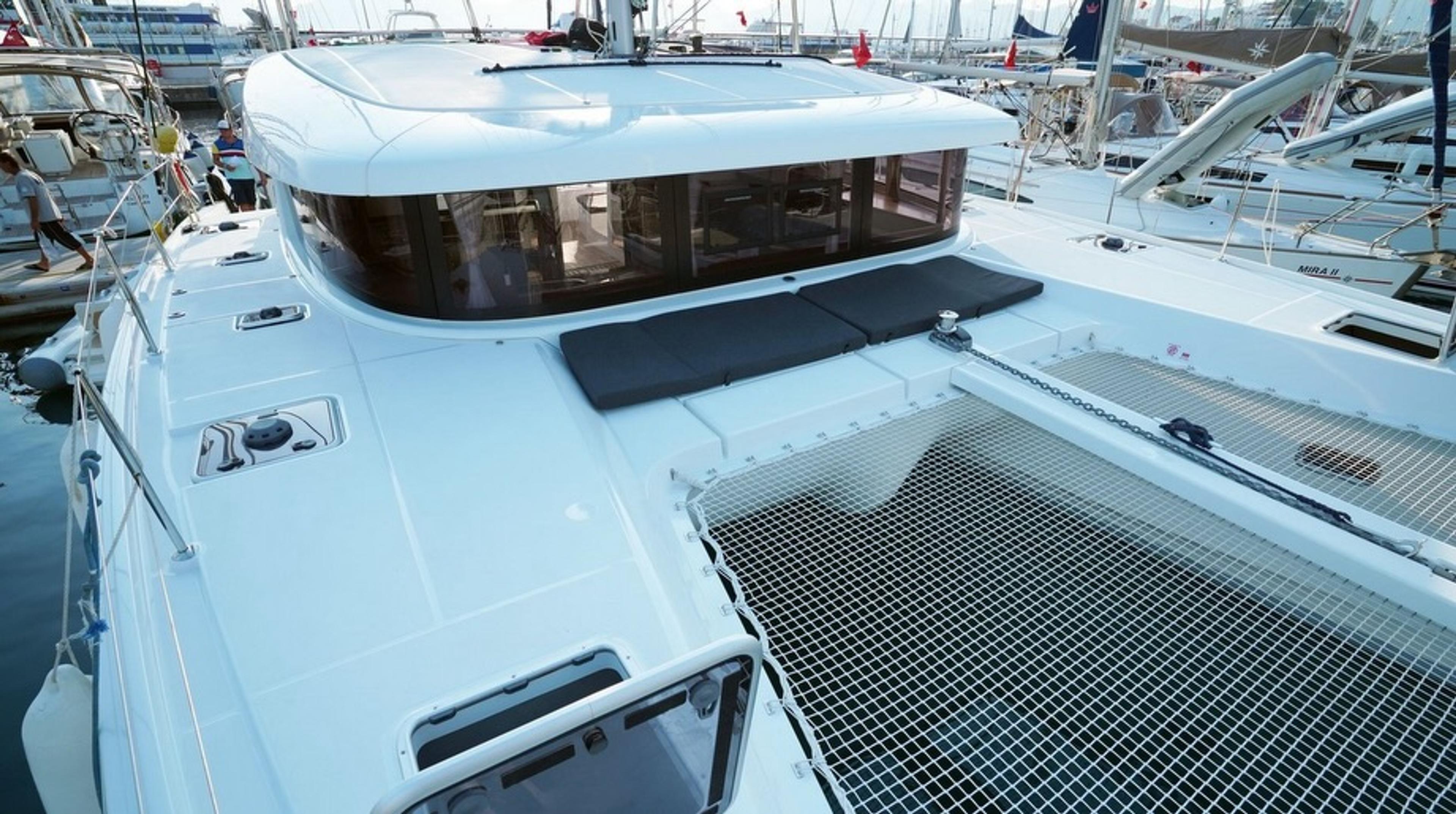 2019 LAGOON 42
