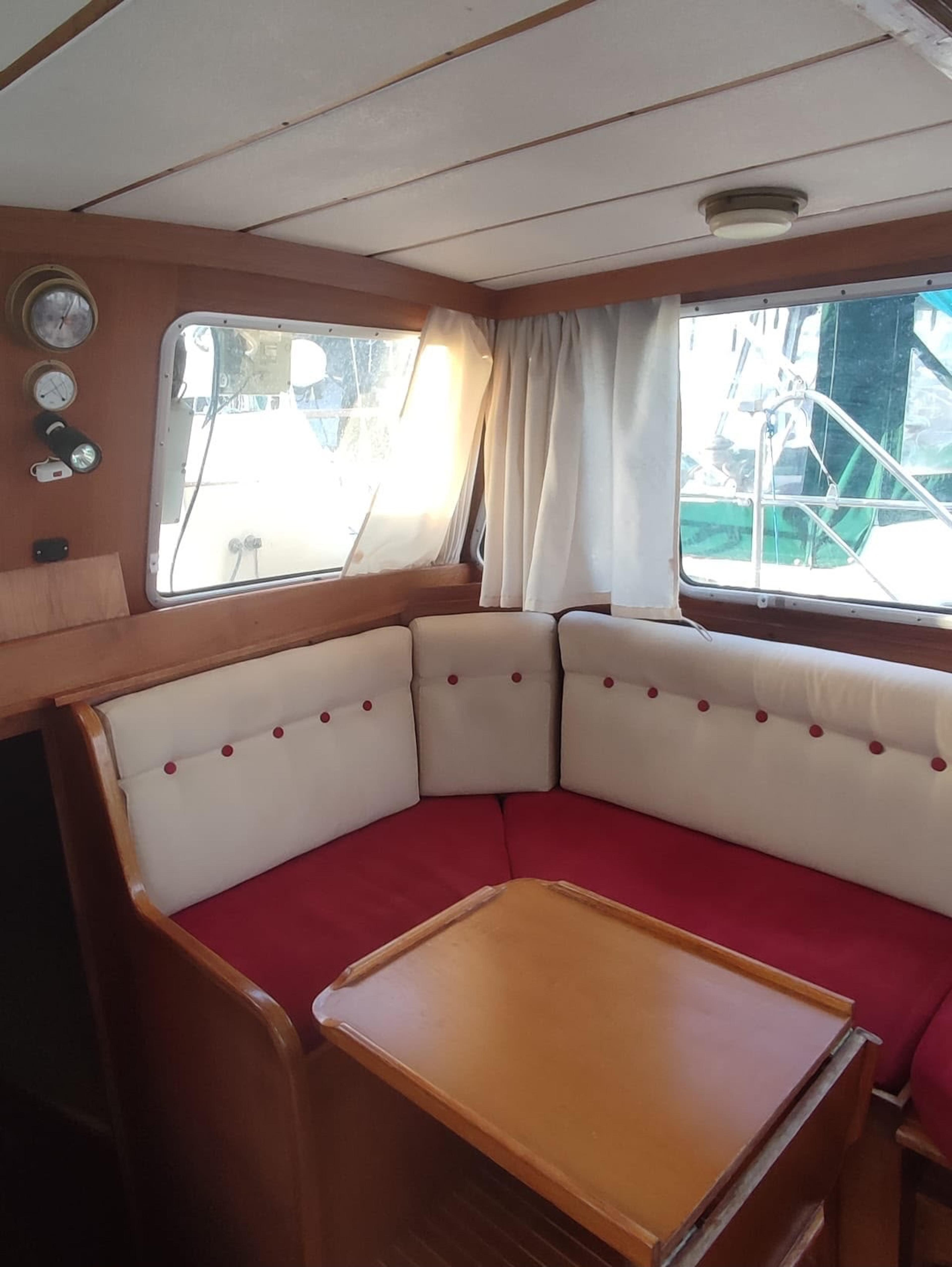 1990 Nauticat 33