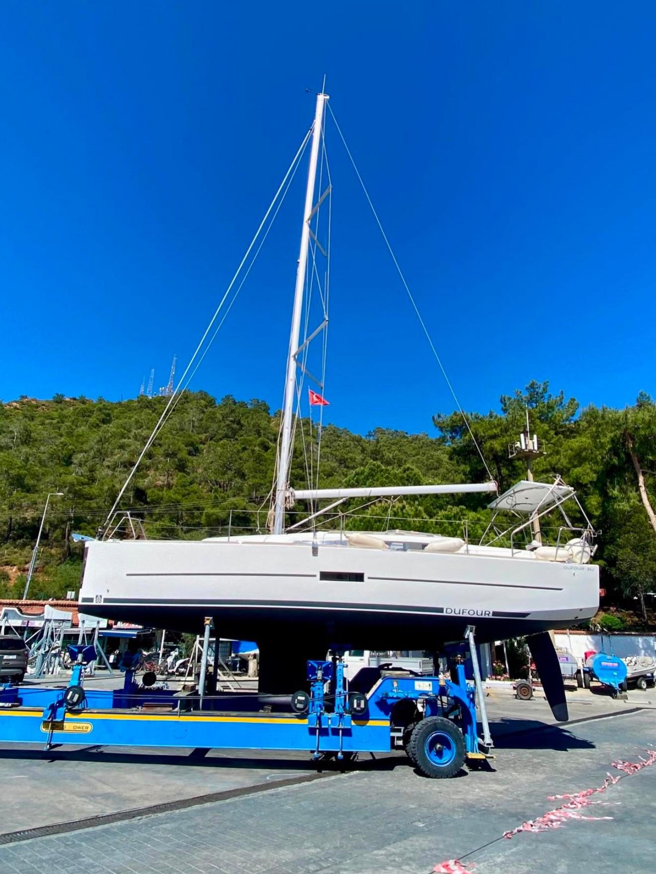 2019 Dufour 360