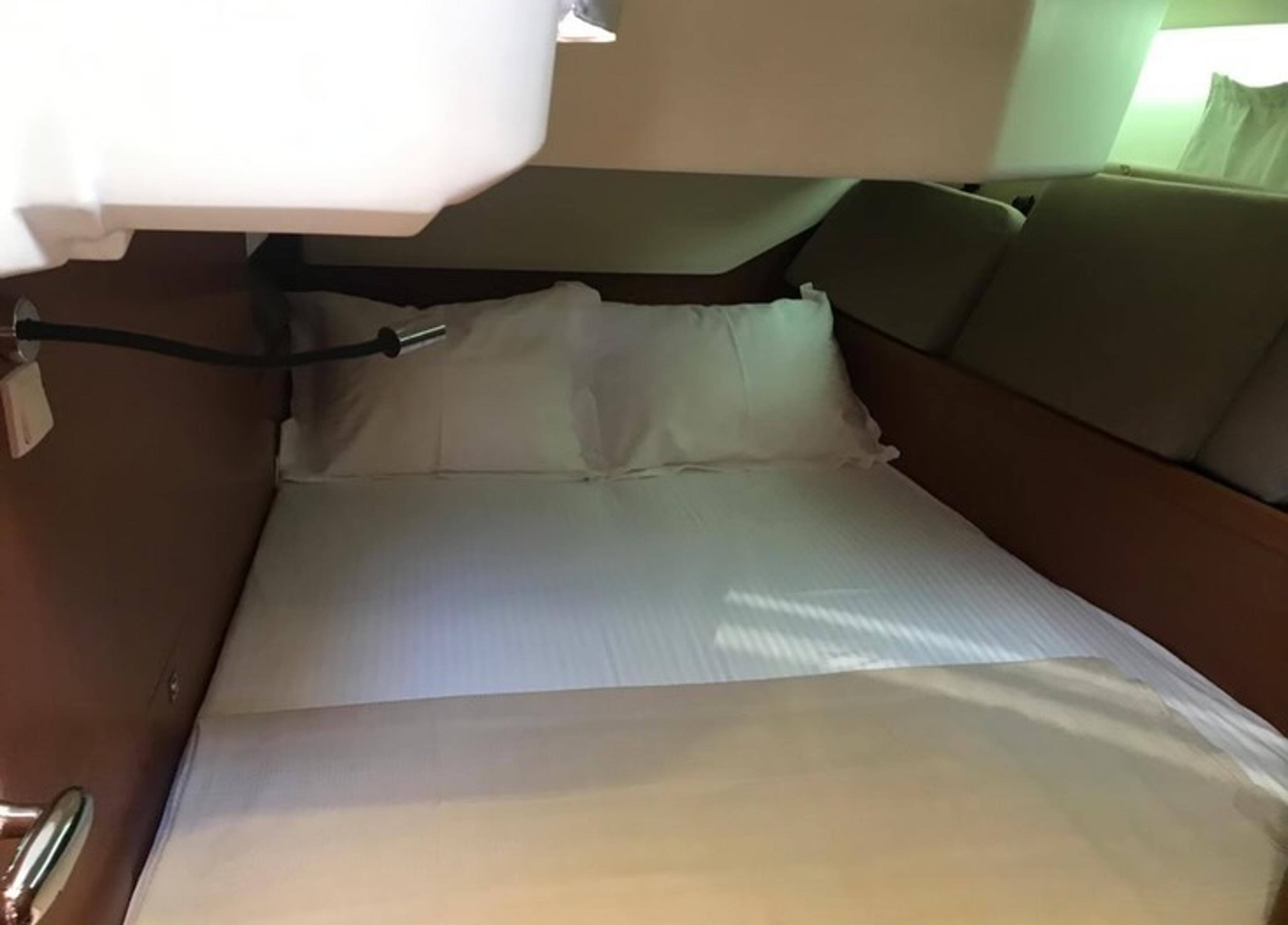 2013 Beneteau Oceanis 45