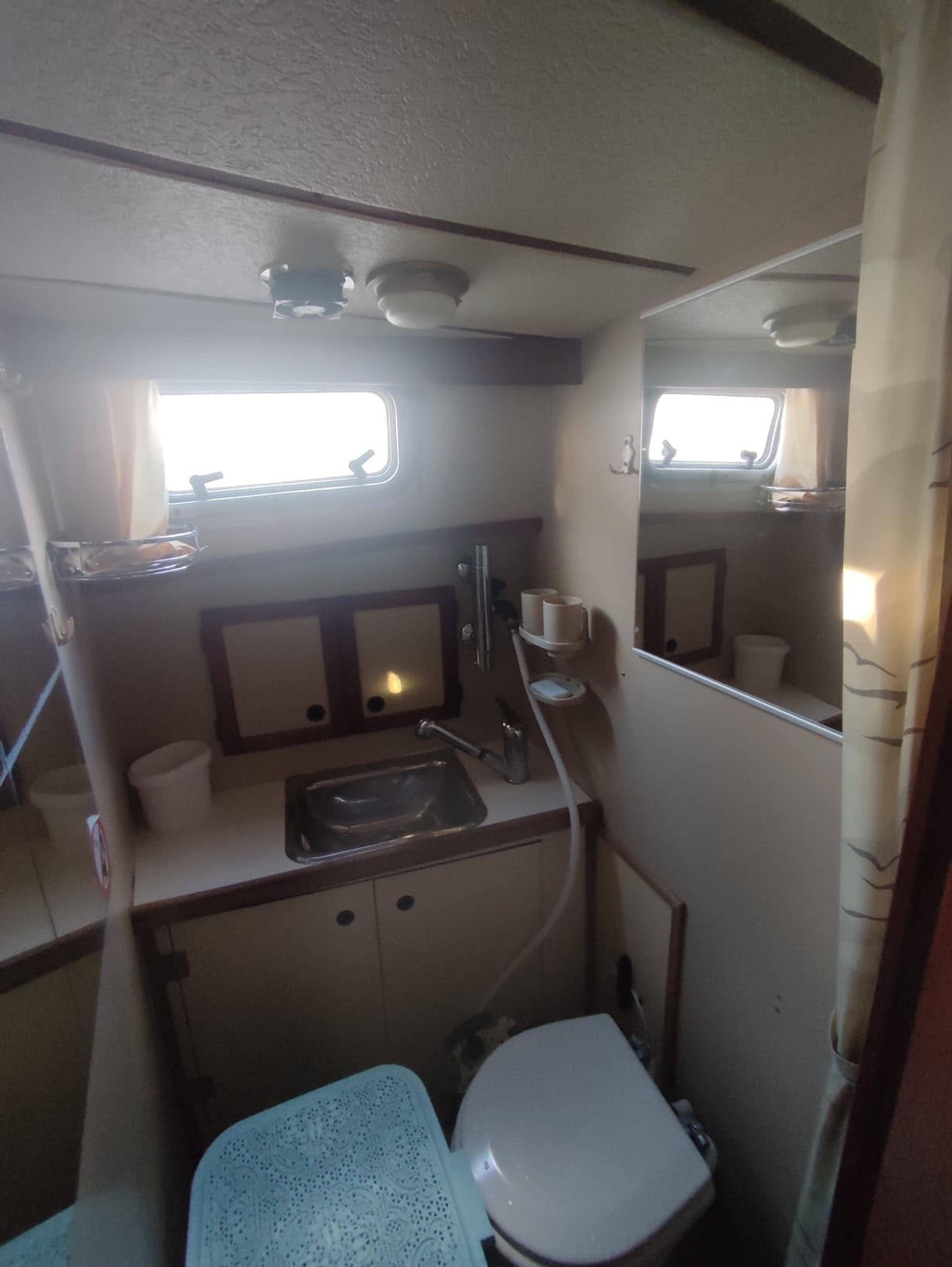 1990 Nauticat 33