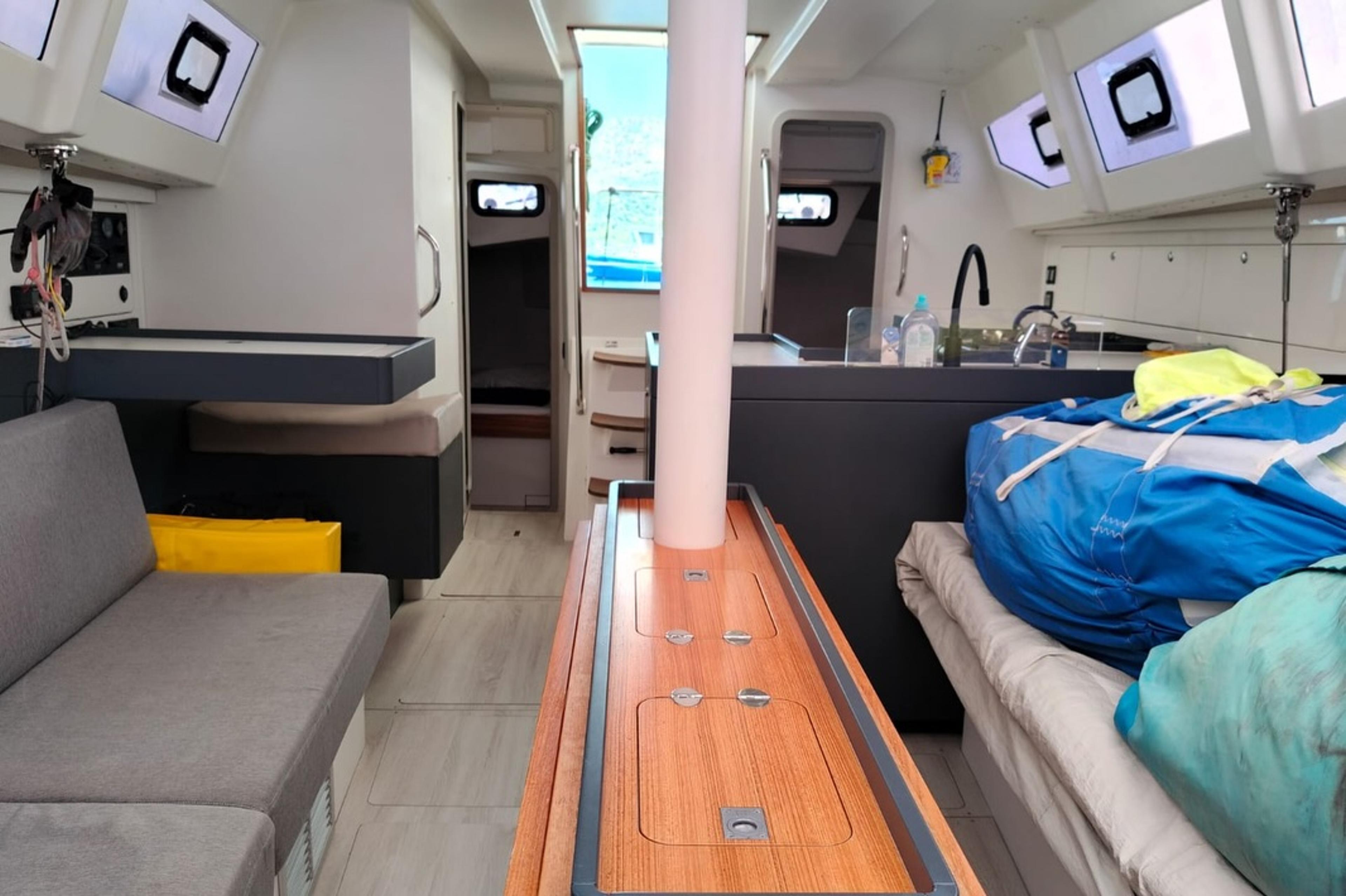 2017 RM YACHTS 1270