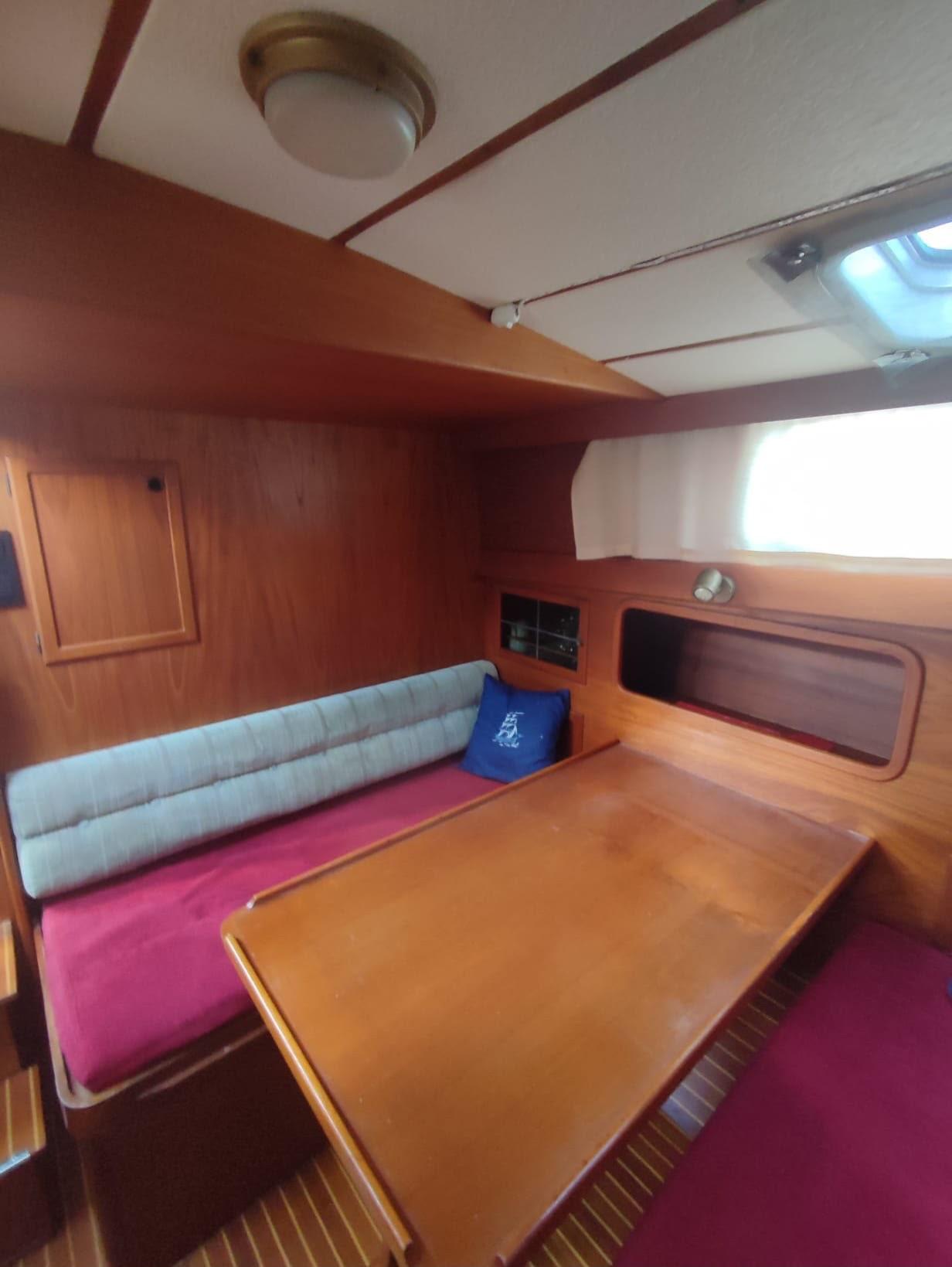 1990 Nauticat 33