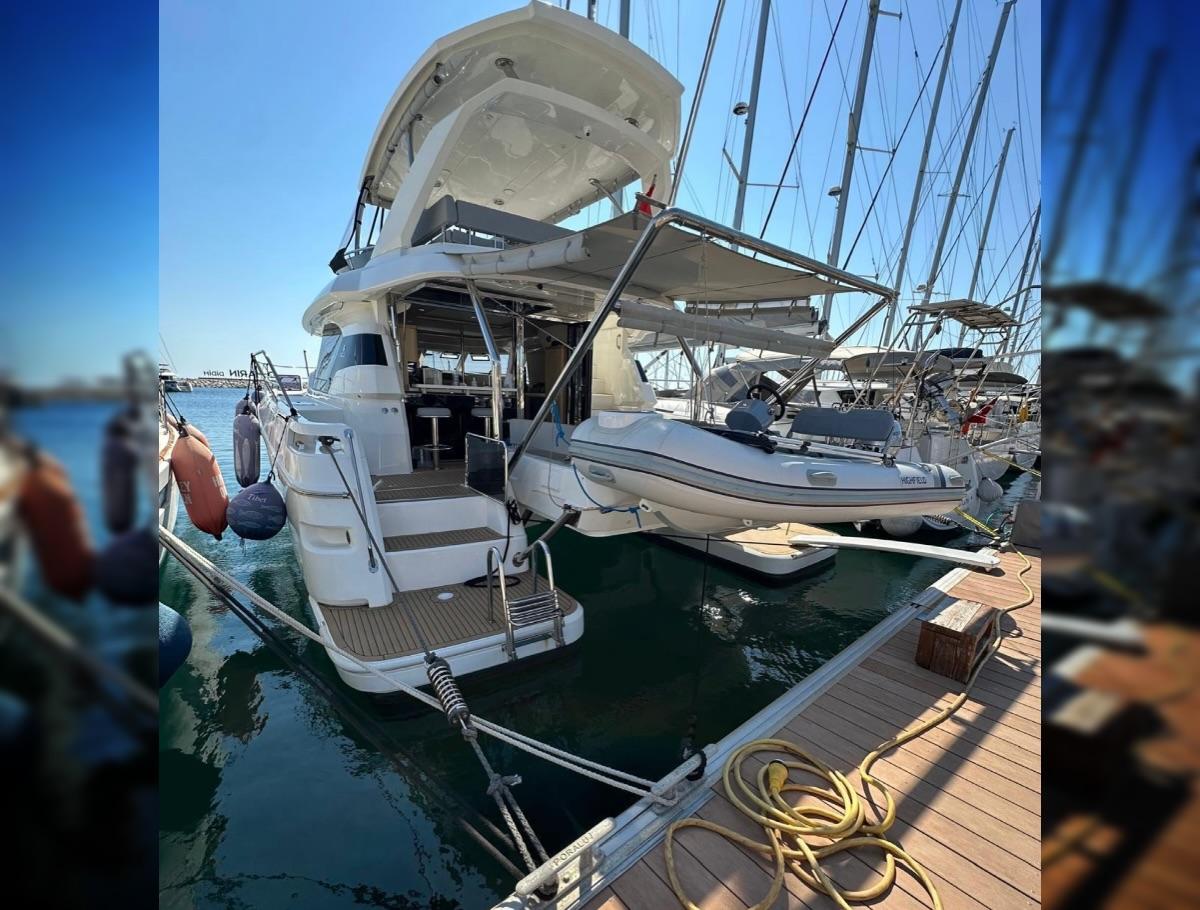 2021 AQUILA 44 POWER CATAMARAN