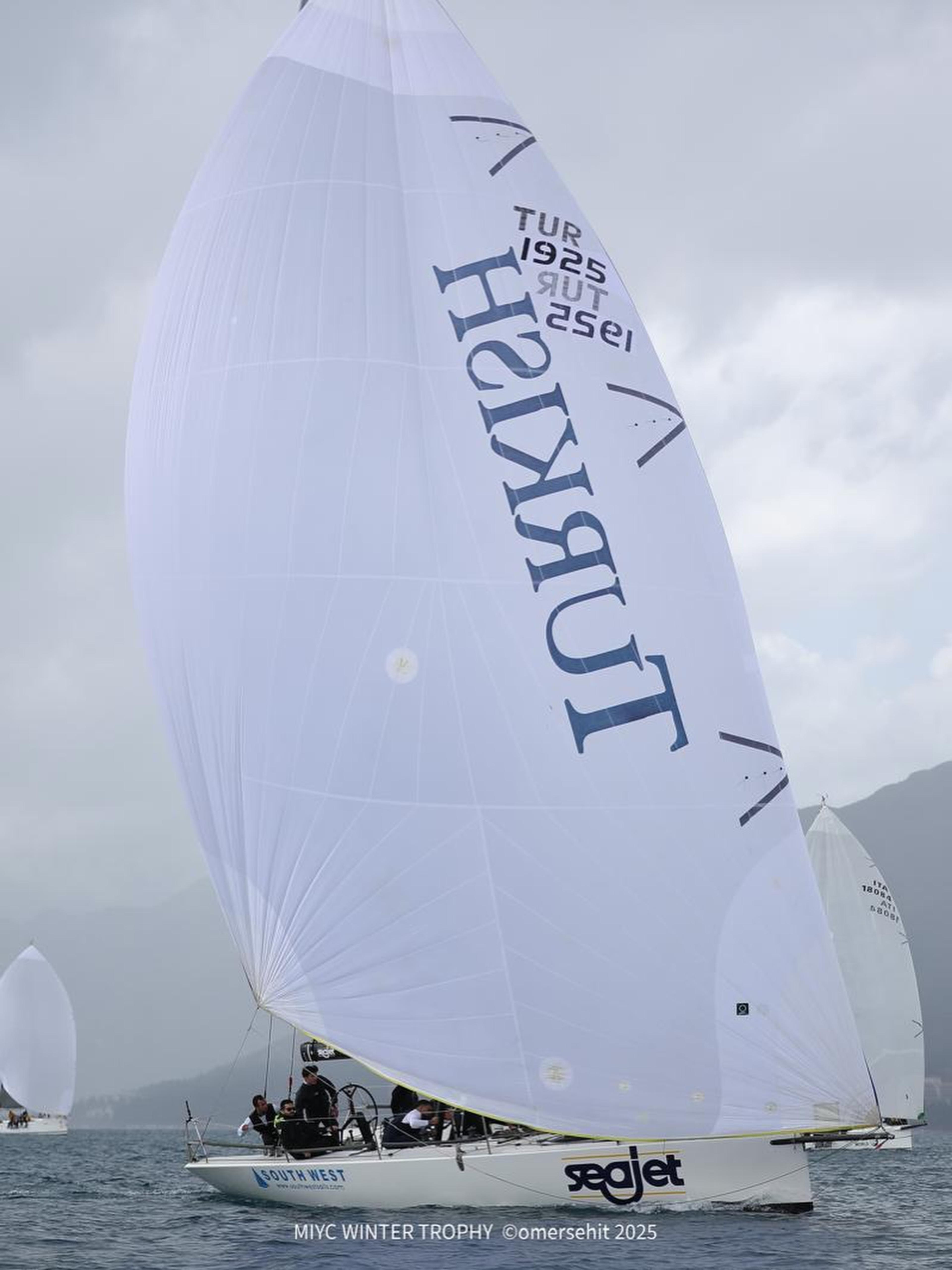 2013 BOLT 37