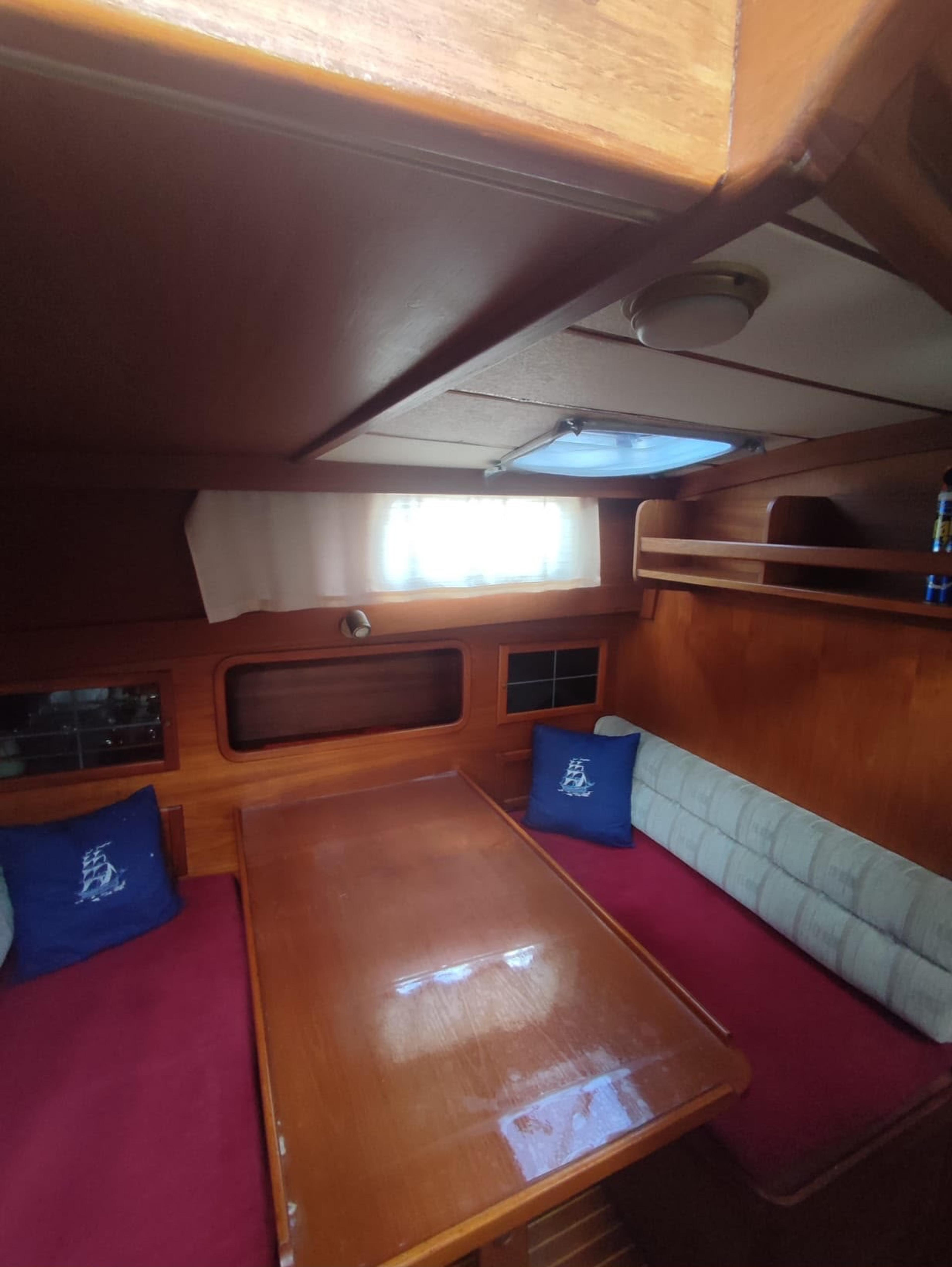 1990 Nauticat 33