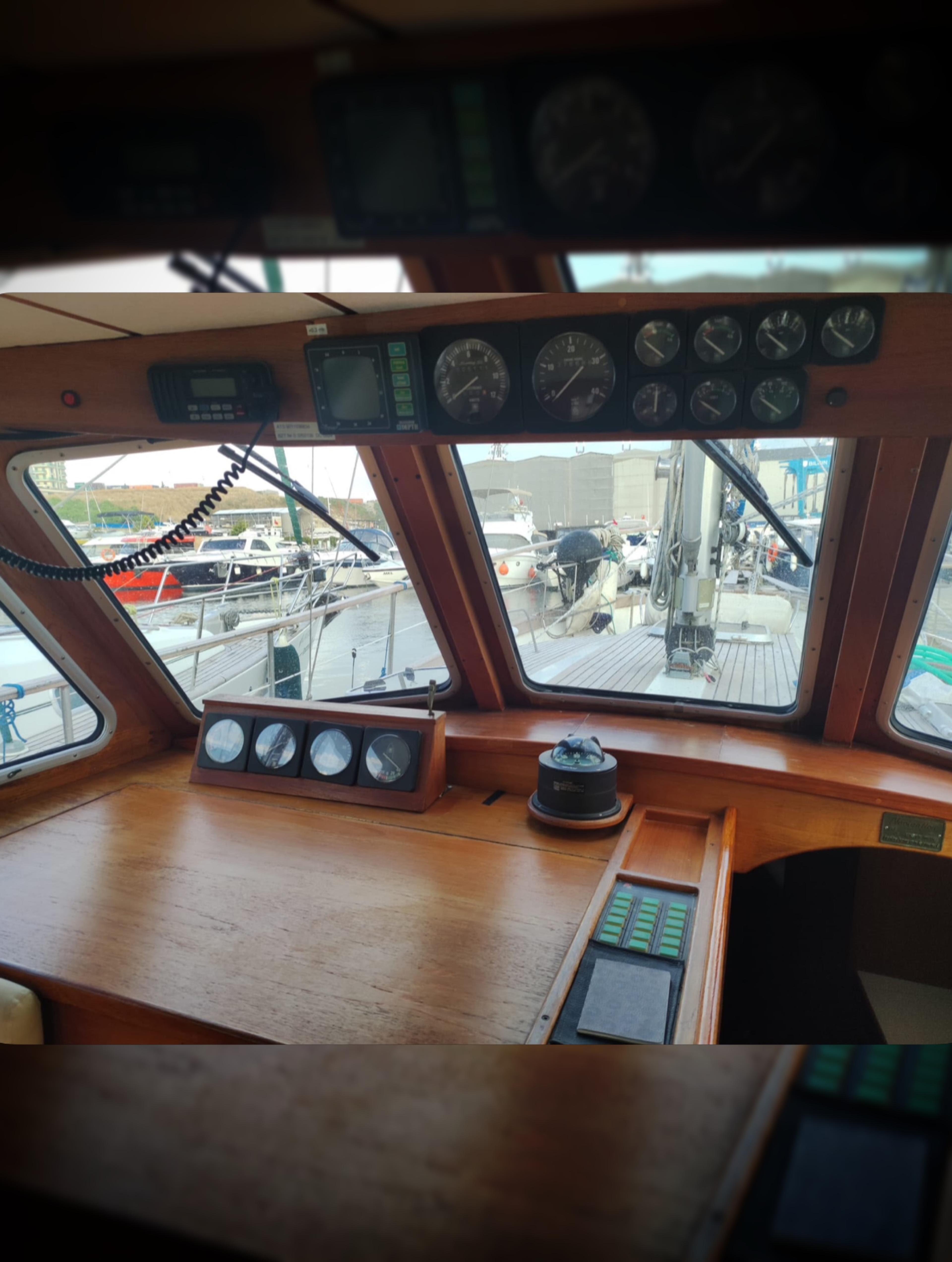 1990 Nauticat 33