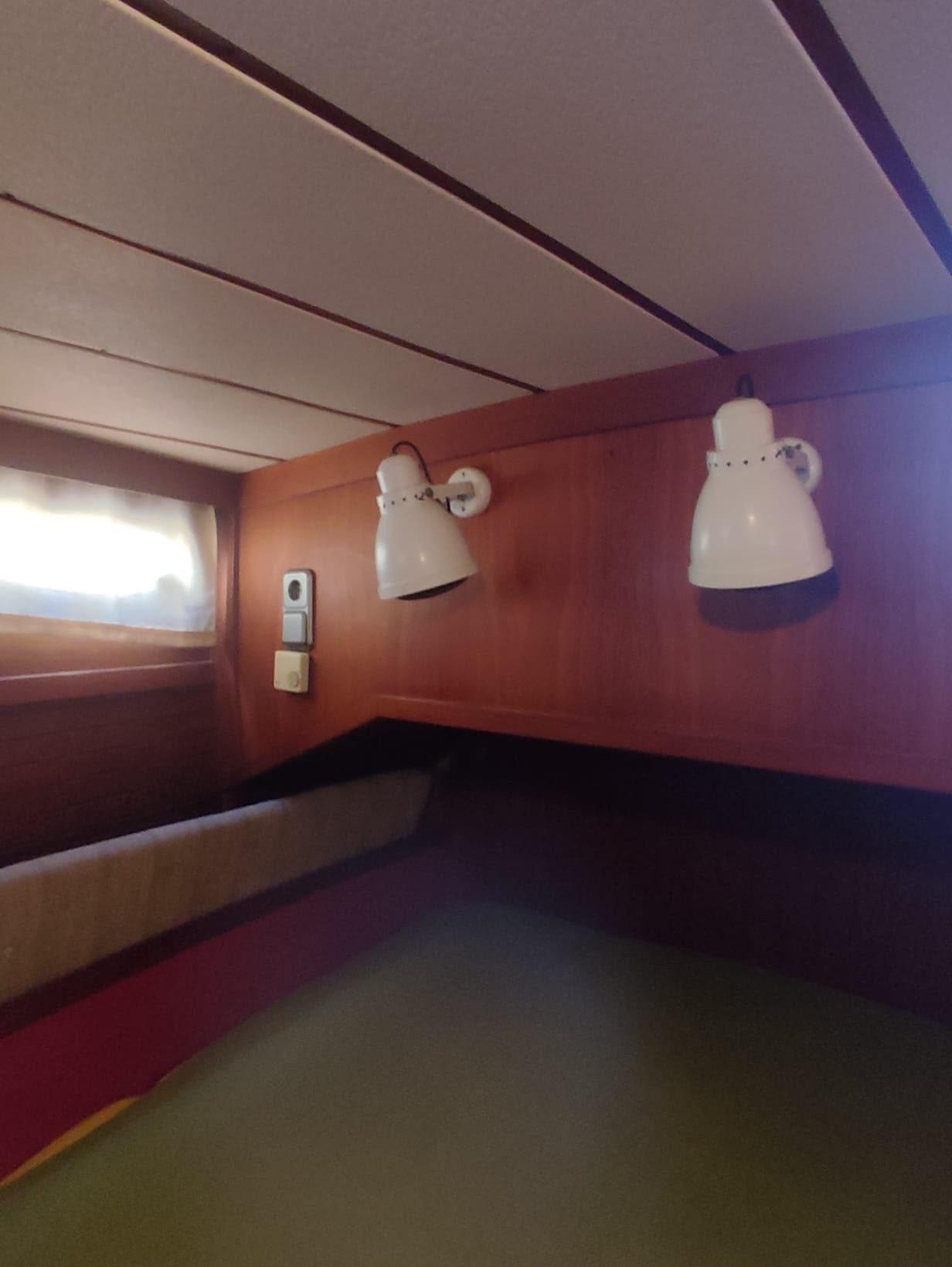 1990 Nauticat 33