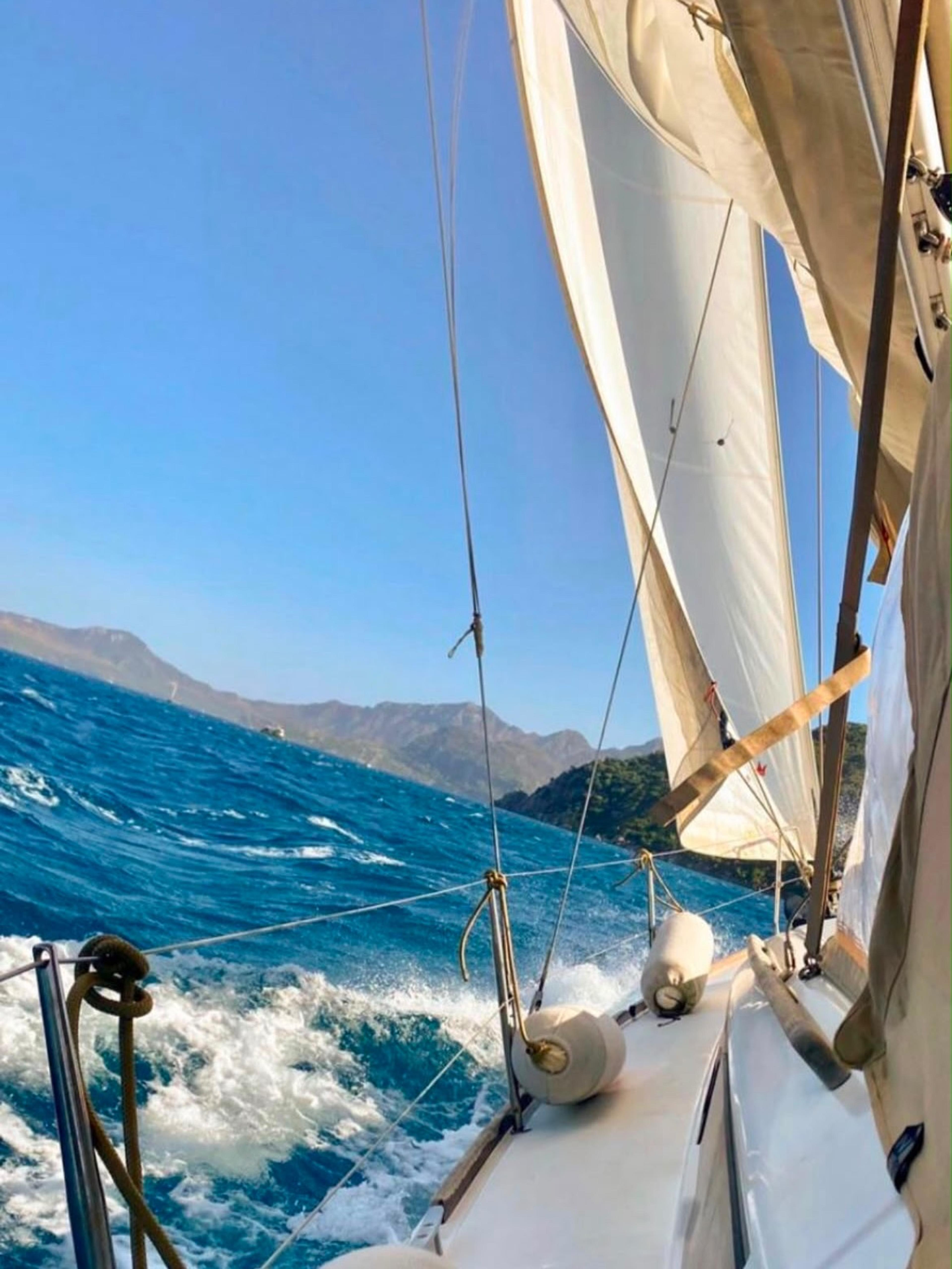 2019 Dufour 360
