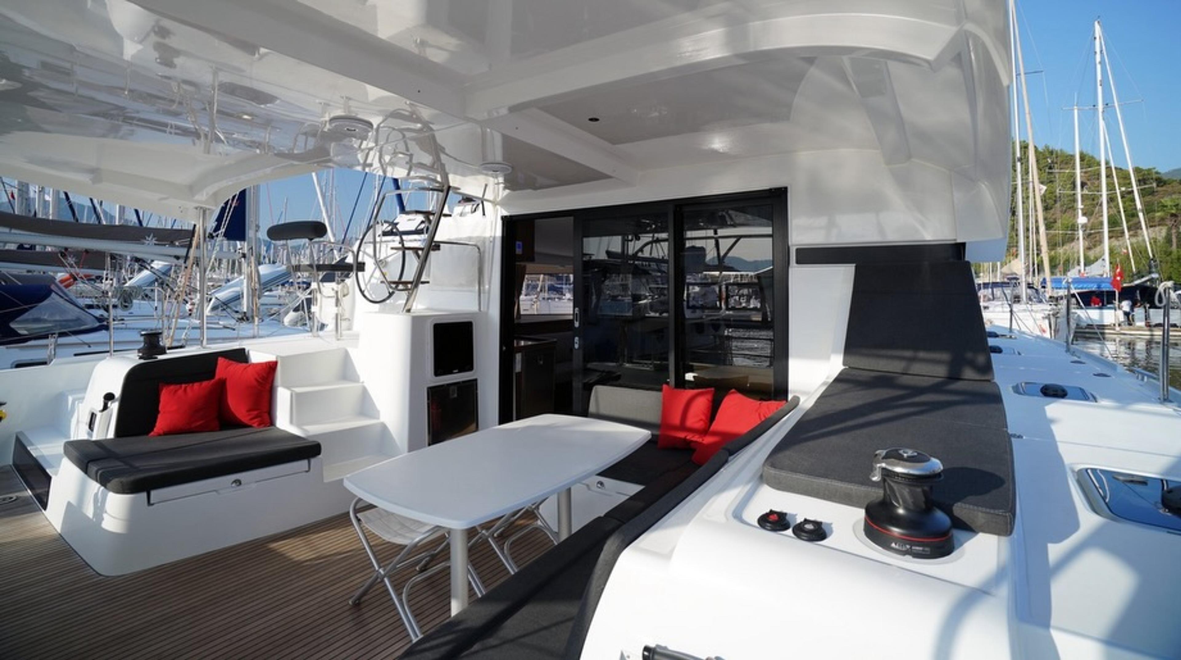 2019 LAGOON 42