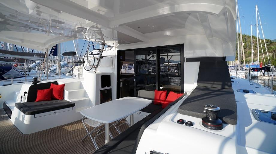 2019 LAGOON 42
