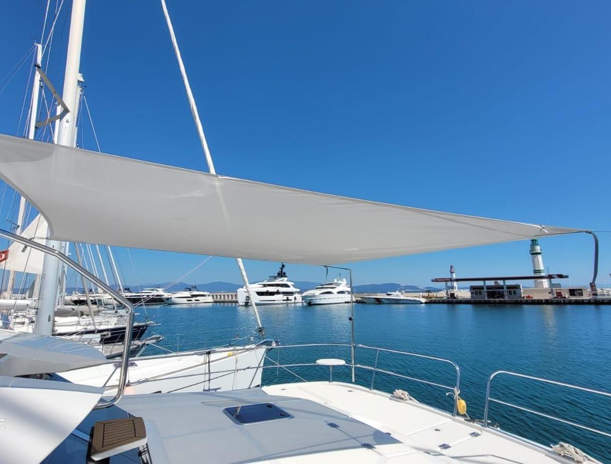 2021 AQUILA 44 POWER CATAMARAN