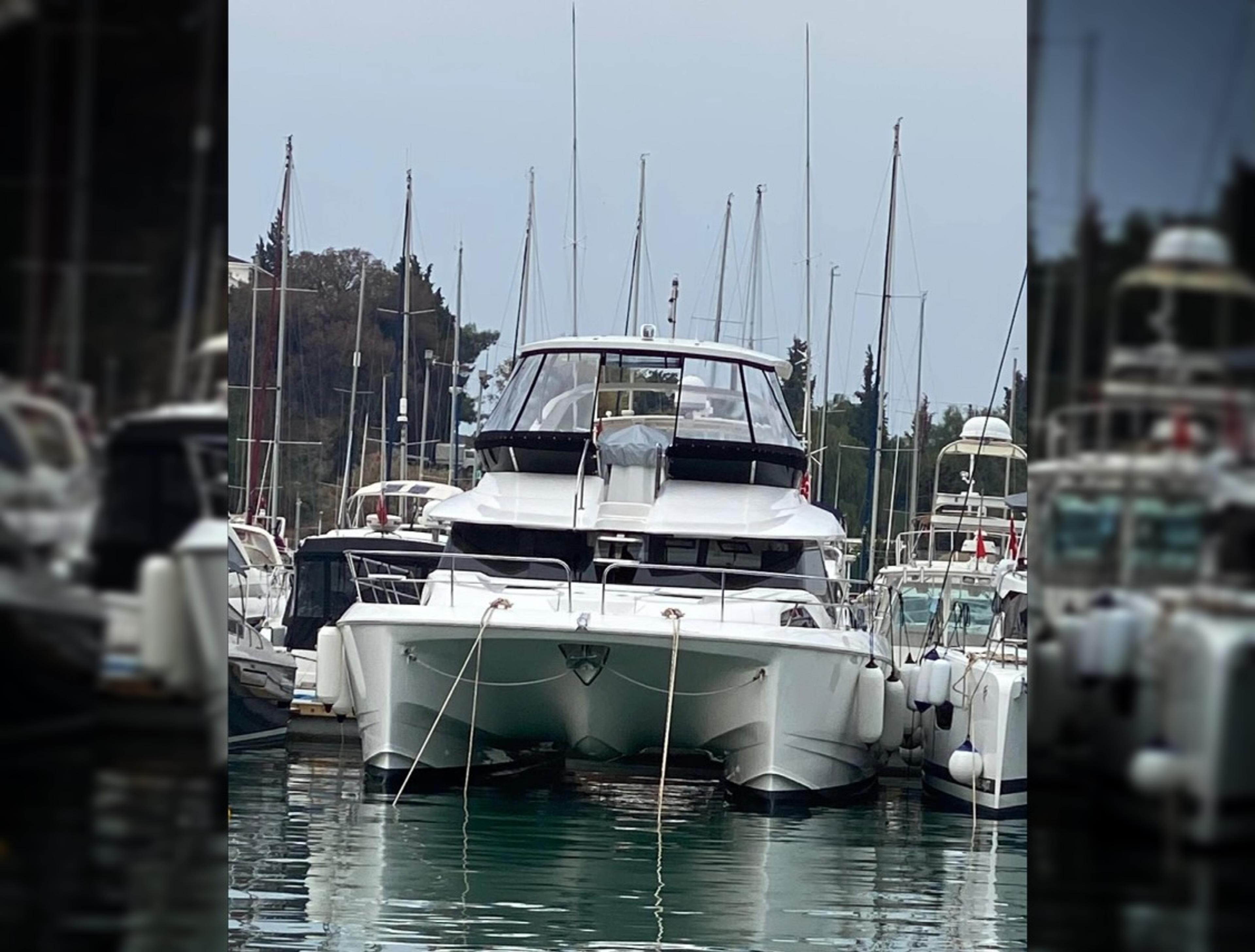 2021 AQUILA 44 POWER CATAMARAN