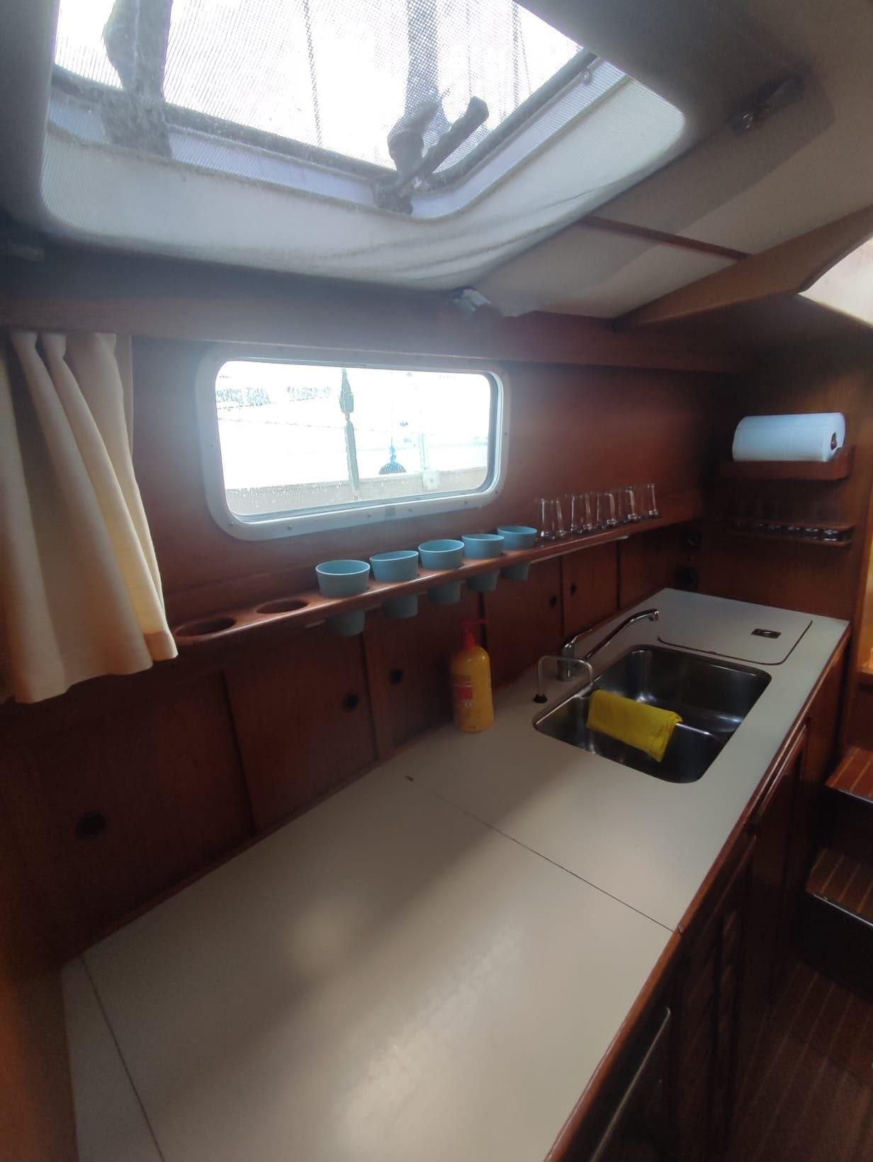 1990 Nauticat 33
