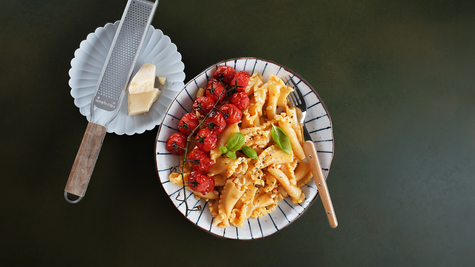 Pasta med kremet kyllingsaus