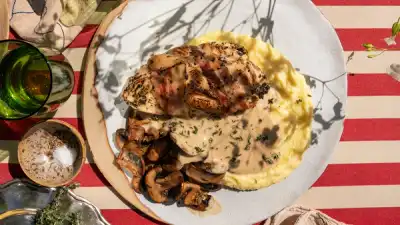 Pancetta-kylling med soppsaus