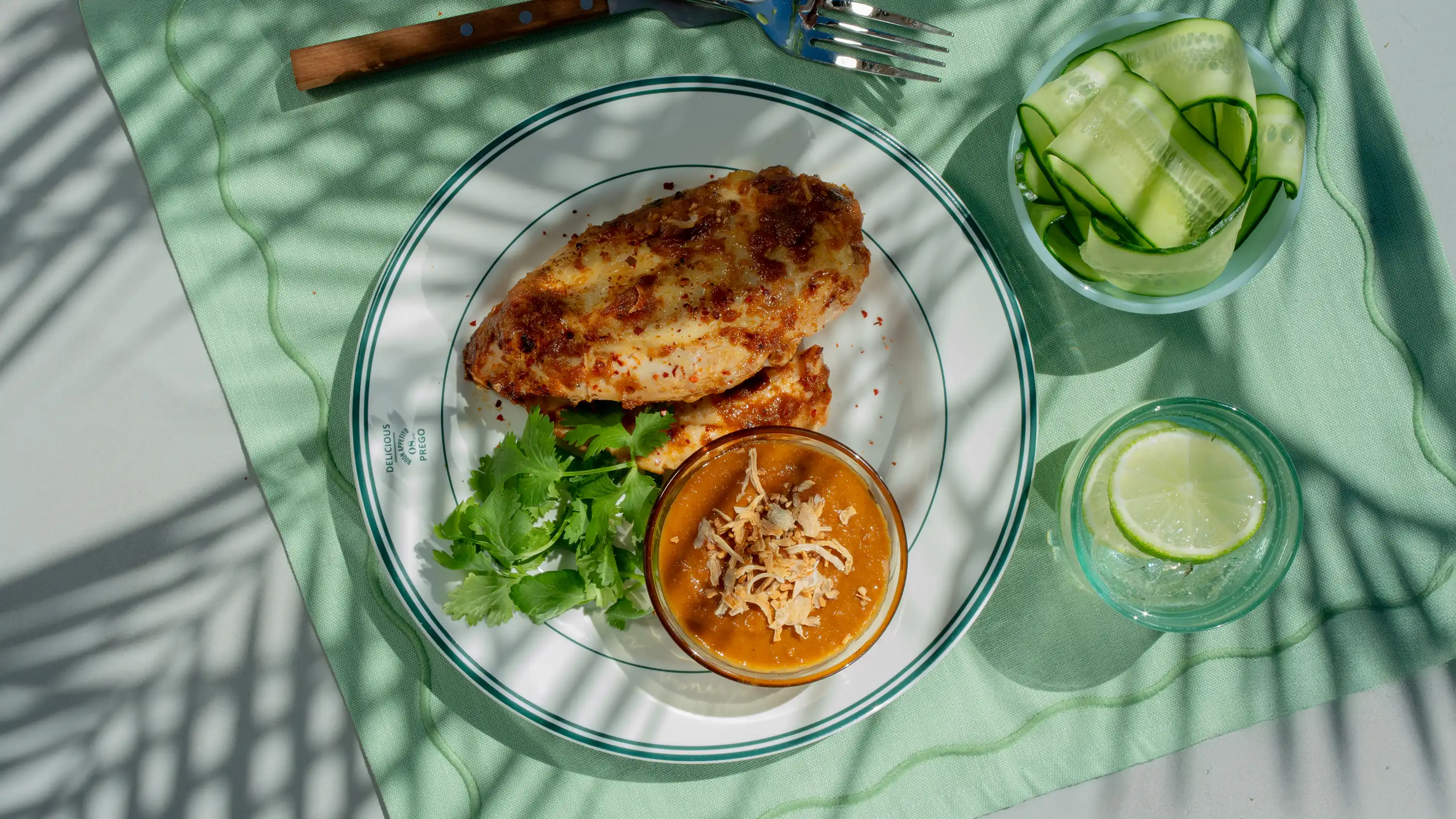Satay-kylling med agurksalat