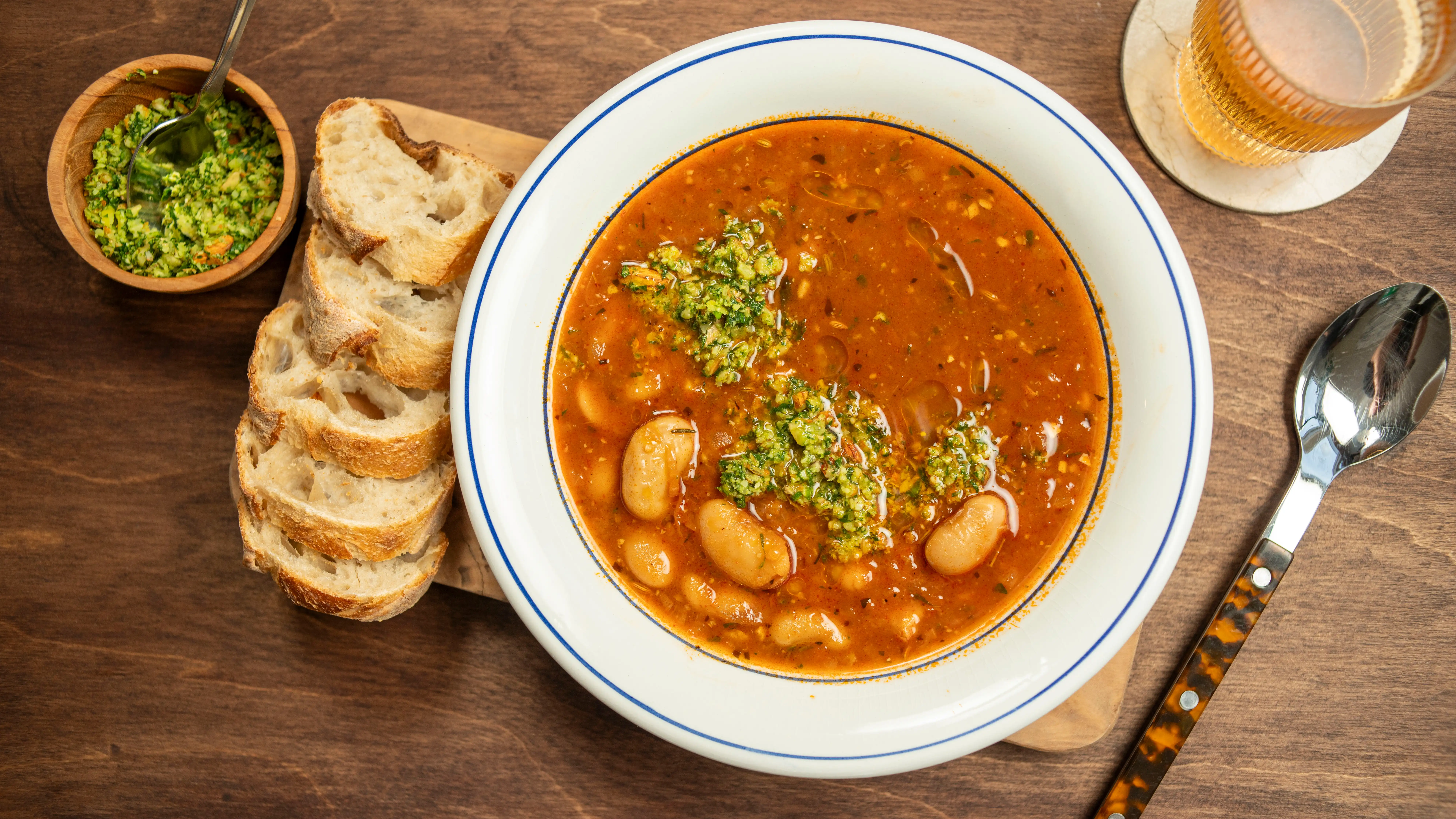 Bønnesuppe med kyllingkraft