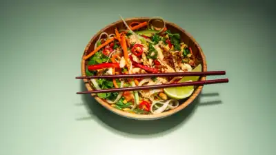 Vietnamesisk nudelsalat med kylling