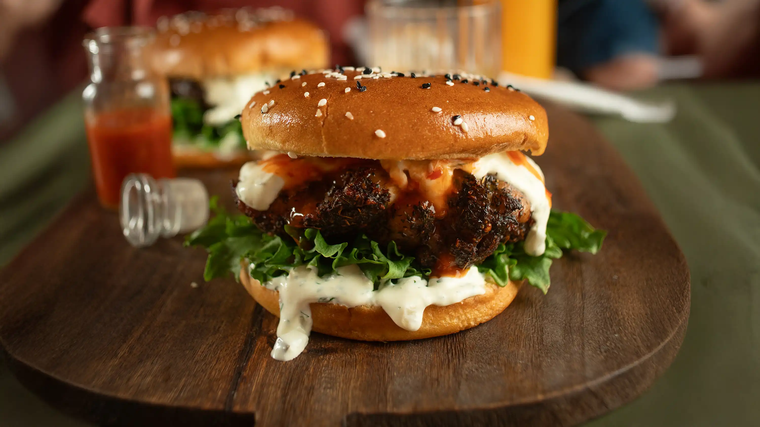 Kyllingburger med urter og hvitløk