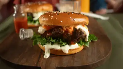 Kyllingburger med urter og hvitløk
