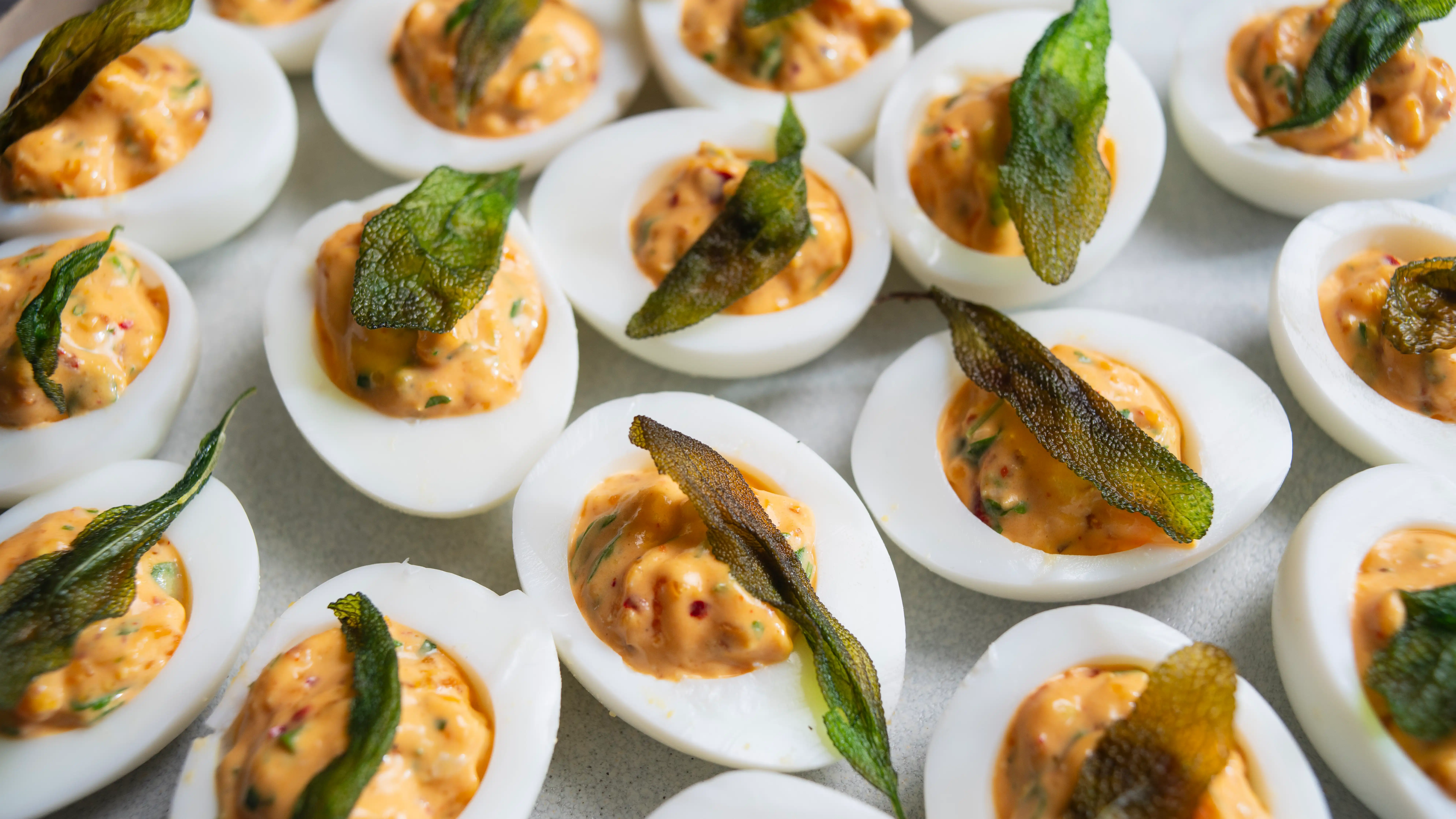 Fylte egg med nduja