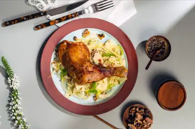 Kyllinglår med fennikel- og valnøttsalat