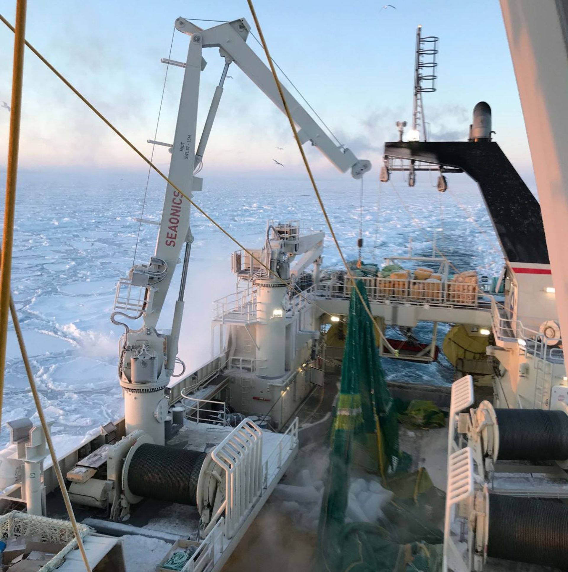 Marine Shipboard Deck Cranes