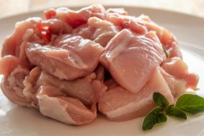 Diced chicken thigh