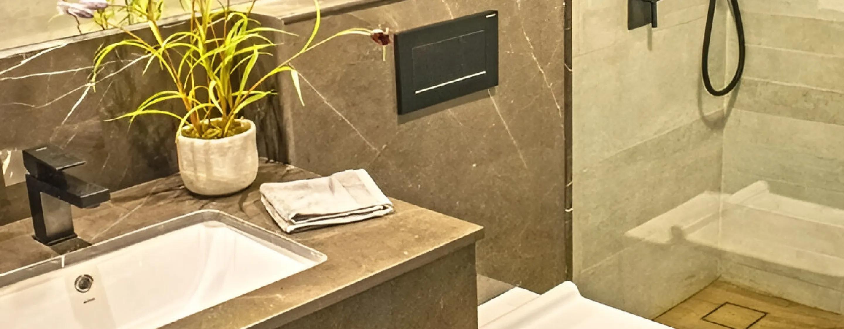 Green Diamond One Studio - Image 5